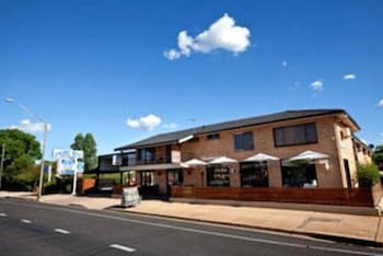 Golden West Motor Inn - Tourism Brisbane 1