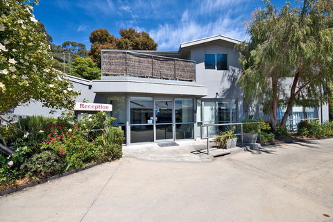 Lorne Bay View Motel - Tourism Brisbane 0