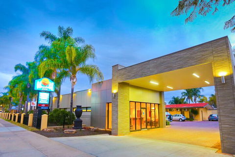 Comfort Inn Deakin Palms - Tourism Brisbane 1