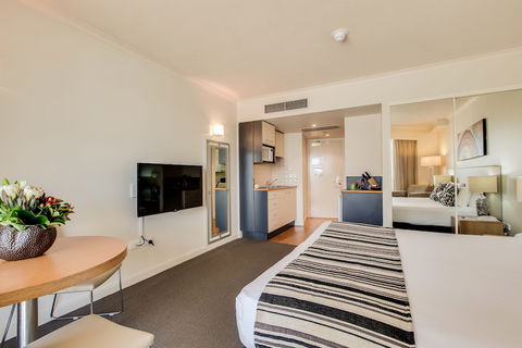 Central Cosmo Apartments - Brisbane Tourism 4