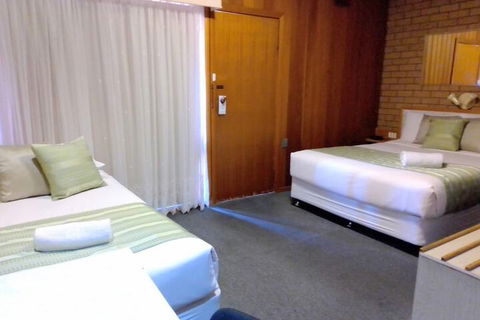 Country Home Motor Inn - Brisbane Tourism 4
