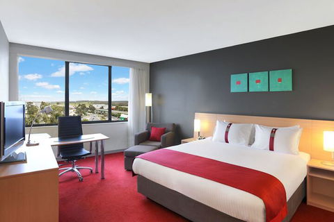 Holiday Inn Melbourne Airport, An IHG Hotel - Tourism Brisbane 5