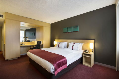 Holiday Inn Melbourne Airport, An IHG Hotel - Tourism Brisbane 4