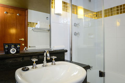 Country Club Tasmania - Tourism Brisbane 5