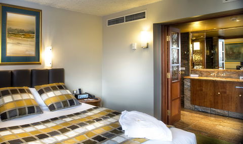 Country Club Tasmania - Tourism Brisbane 6