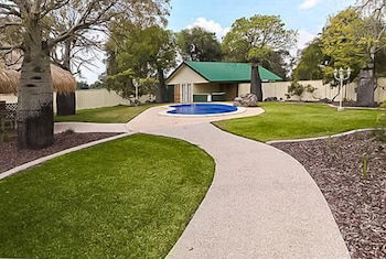 Overlander Homestead Motel - Brisbane Tourism 3