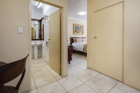 Overlander Homestead Motel - Brisbane Tourism 4