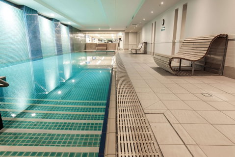 Oaks Glenelg Plaza Pier Suites - Brisbane Tourism 3