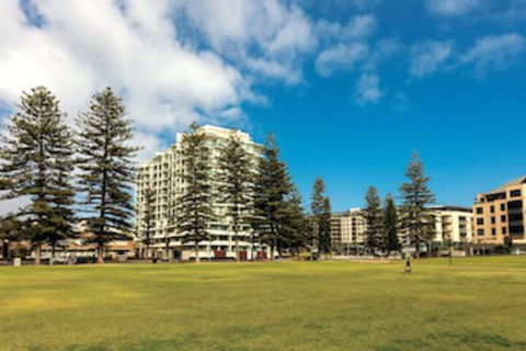 Oaks Glenelg Liberty Suites - Tourism Brisbane 0