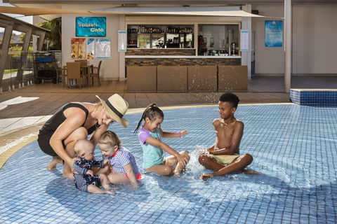 Crowne Plaza Alice Springs Lasseters, An IHG Hotel - Brisbane Tourism 1