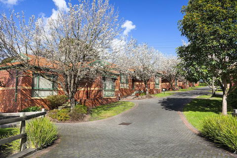 Mount Waverley Townhouses - Brisbane Tourism 1