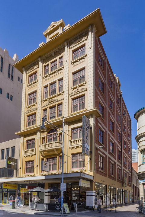Adelaide Paringa - Tourism Brisbane 0