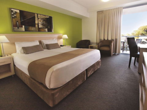 Oaks Townsville Gateway Suites - Tourism Brisbane 6