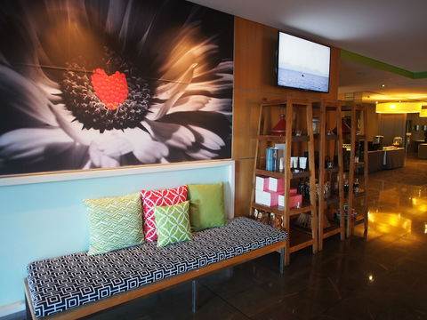 Hotel Urban St Leonards - Brisbane Tourism 4