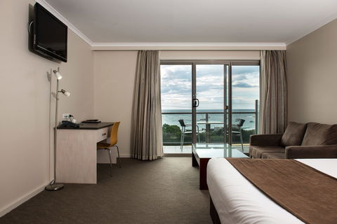 Beachfront At Bicheno - Brisbane Tourism 5