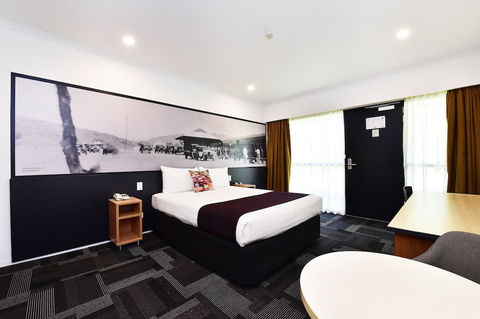 Mercure Alice Springs Resort - Brisbane Tourism 4