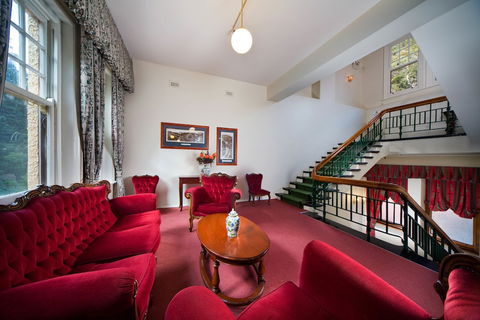 Jenolan Caves House - Tourism Brisbane 2