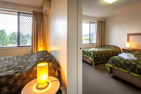 Mornington Inn - Brisbane Tourism 6