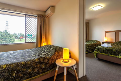 Mornington Inn - Brisbane Tourism 5