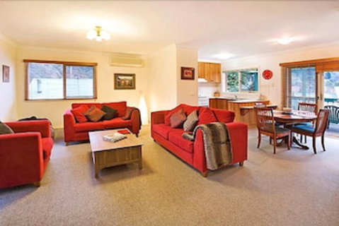 Annie's Escape In Warburton - Brisbane Tourism 3