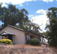 Riesling Country Cottages - Brisbane Tourism