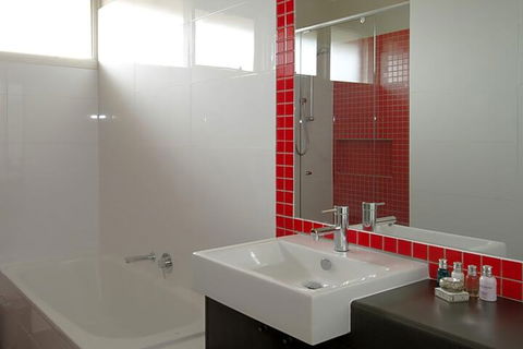 Boutique Stays Sandyside 2 - Tourism Brisbane 2