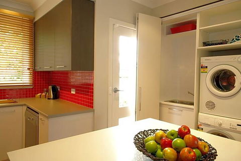Boutique Stays Sandyside 2 - Tourism Brisbane 3