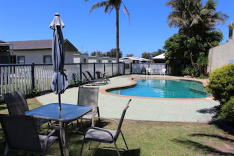 Golden Terrace Holiday Park - Tourism Brisbane 0