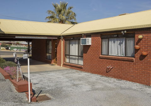 Country Roads Motor Inn Narrandera - Tourism Brisbane 2