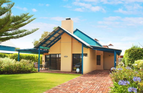 Dunsborough Beach Cottages - Tourism Brisbane 0
