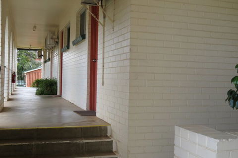 Bishops Lodge Narrandera - Tourism Brisbane 2
