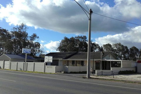 Donald Riverside Motel - Brisbane Tourism 2