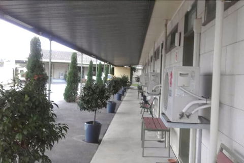 Donald Riverside Motel - Brisbane Tourism 4