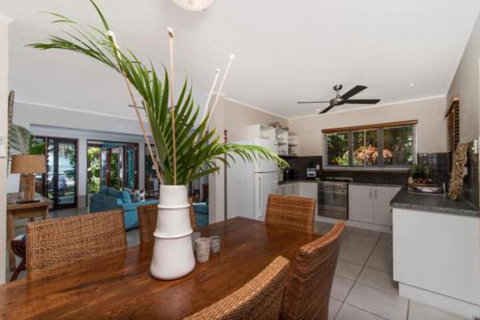 The Palms On Newell Beach - Tourism Brisbane 5