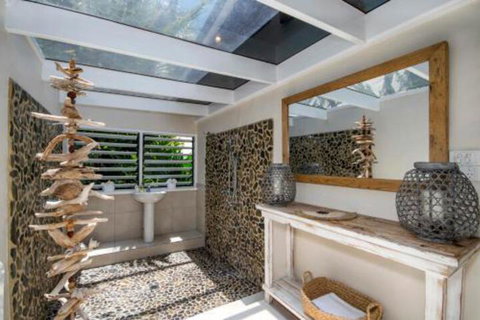 The Palms On Newell Beach - Tourism Brisbane 6