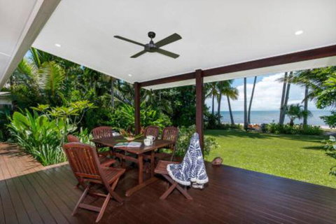 The Palms On Newell Beach - Tourism Brisbane 1