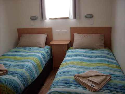 Jackos Holiday Cabins - Brisbane Tourism 3