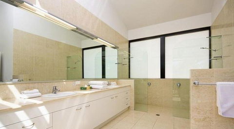 15 Witta Circle - Brisbane Tourism 2