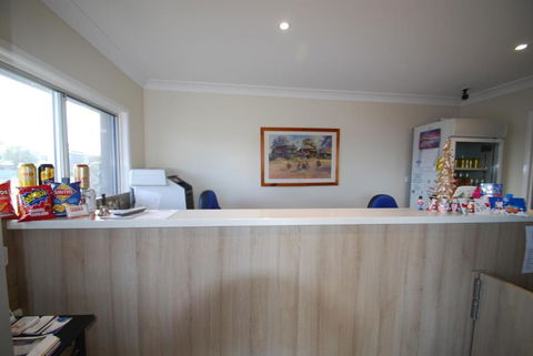 Starline Motor Inn - Tourism Brisbane 6