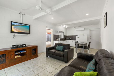 Kurrimine Beach Huts - Tourism Brisbane 5