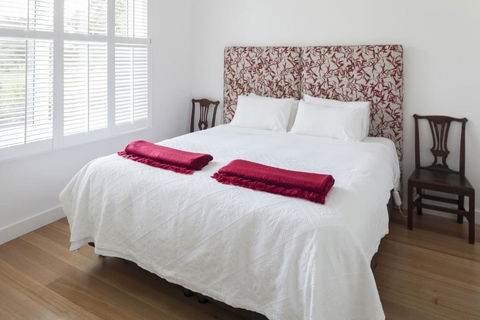 The Cottage At Bolobek - Brisbane Tourism 5