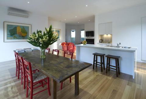 The Cottage At Bolobek - Brisbane Tourism 3