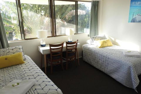 Placid Waters Holiday Apartments - Brisbane Tourism 3