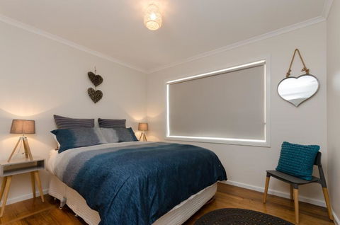Penguin Beach House - Tourism Brisbane 6