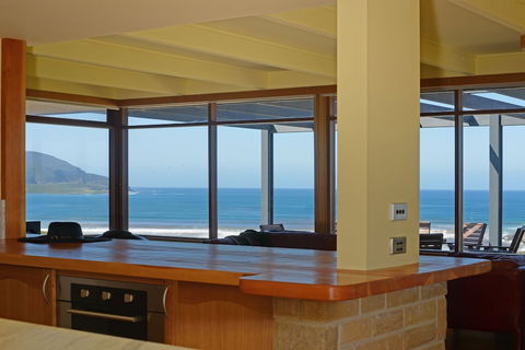 Cloudy Bay Villa - Tourism Brisbane 1