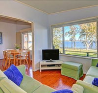 Lakes Edge Cottage - Brisbane Tourism