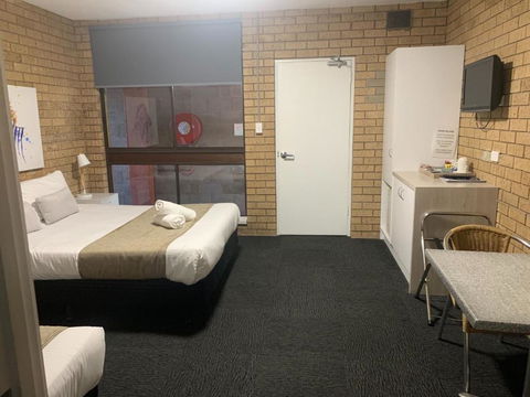 Alpine Hotel Bright - Tourism Brisbane 1