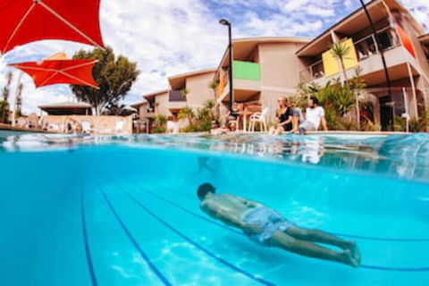 Onslow Beach Resort - Brisbane Tourism 0