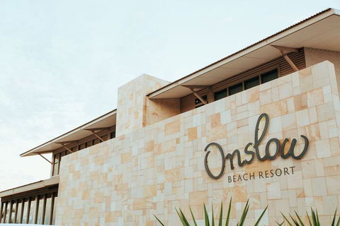 Onslow Beach Resort - Brisbane Tourism 2