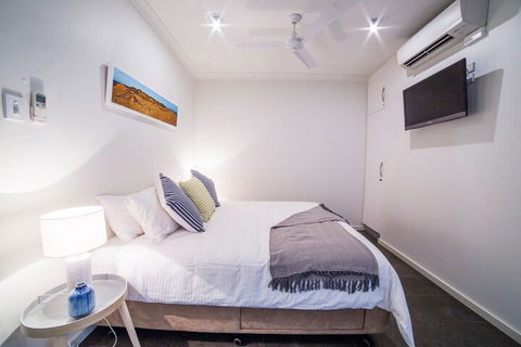 Onslow Beach Resort - Brisbane Tourism 4